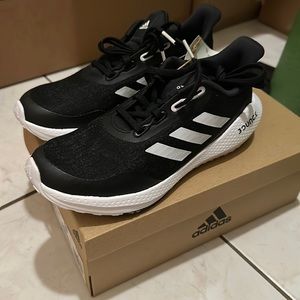 Brand New Adidas EQ21 run 3, size: 3.5